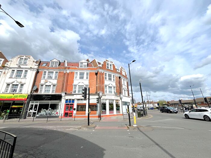 1 Bedroom Flat To Rent In Hamlet Court Road, Westcliff-On-Sea, SS0