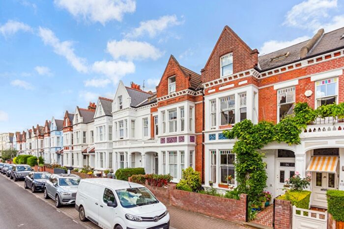 1 Bedroom Flat To Rent In Chelverton Road, London, SW15