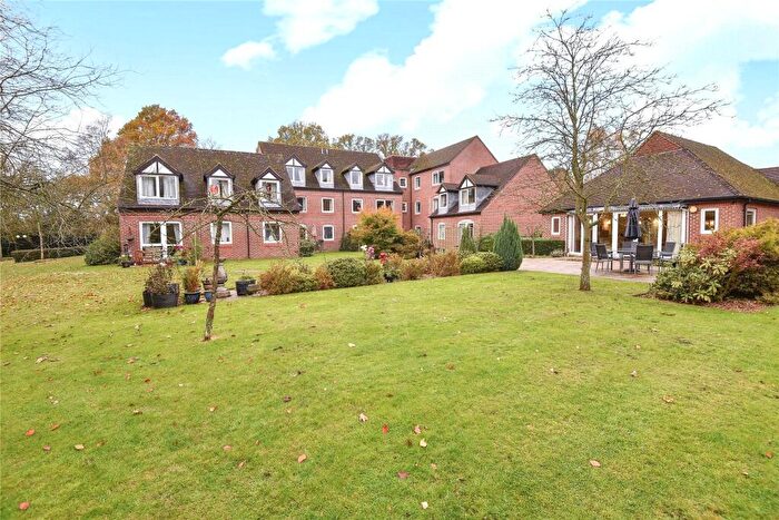 1 Bedroom Apartment For Sale In High Street, Sandhurst, Berkshire, GU47