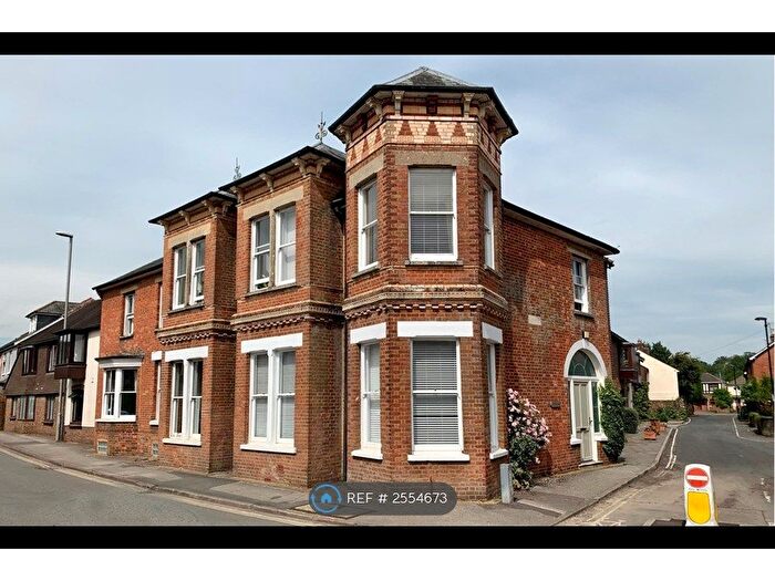 2 Bedroom Flat To Rent In Caterstone, Wimborne Minster, BH21