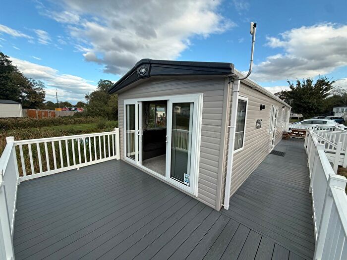 3 Bedroom Park Home For Sale In Carlton Meres Holiday Park, Carlton, Saxmundham, IP17