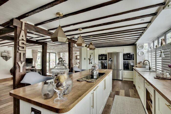 4 Bedroom Link Detached House For Sale In Hunton Road, Marden, Tonbridge, TN12