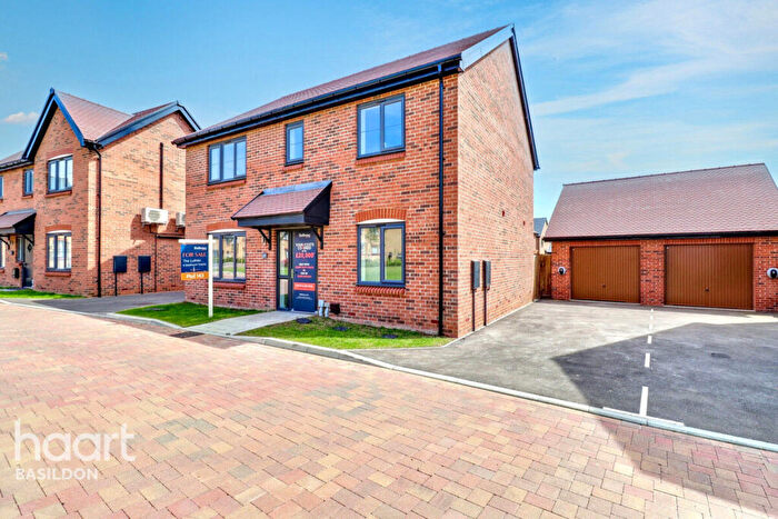 4 Bedroom Detached House For Sale In Maple Creek, Fobbing, SS17