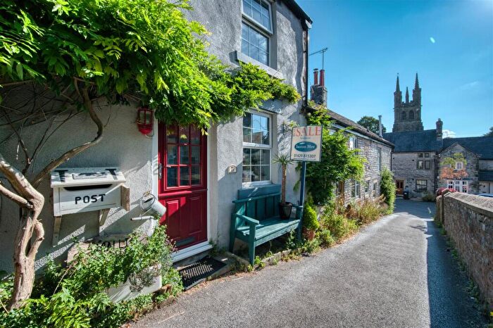 4 Bedroom Terraced House For Sale In High Street, Tideswell, Buxton, SK17