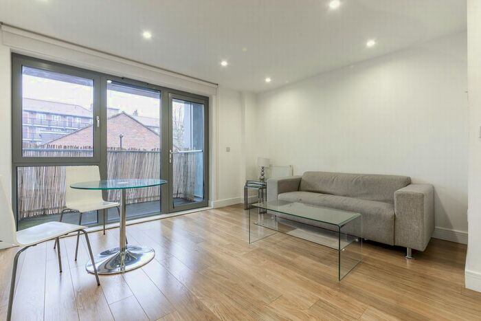 1 Bedroom Flat To Rent In Hodgeson House, Christian Street, London, E1