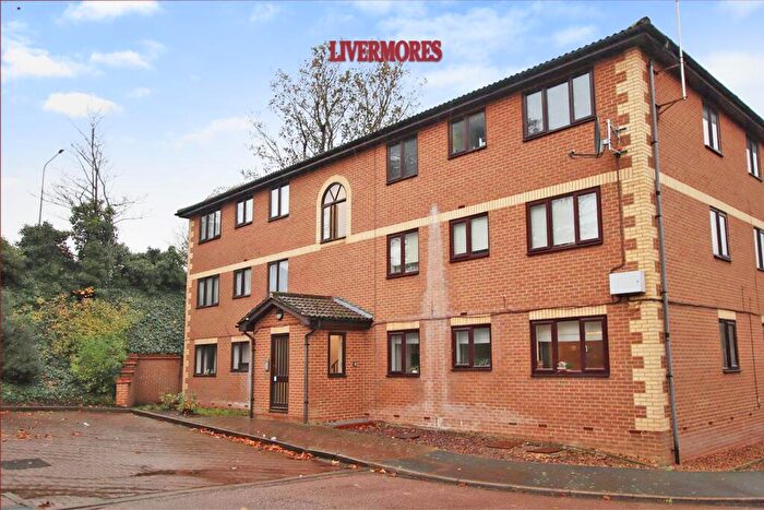 2 Bedroom Flat To Rent In Winston Close, Greenhithe, DA9