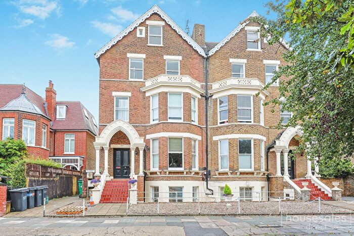 1 Bedroom Flat For Sale In Kew Gardens Road, Richmond, TW9