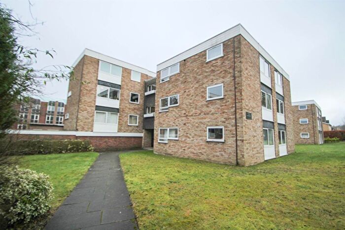 2 Bedroom Flat To Rent In Upper Gordon Road, Camberley, GU15