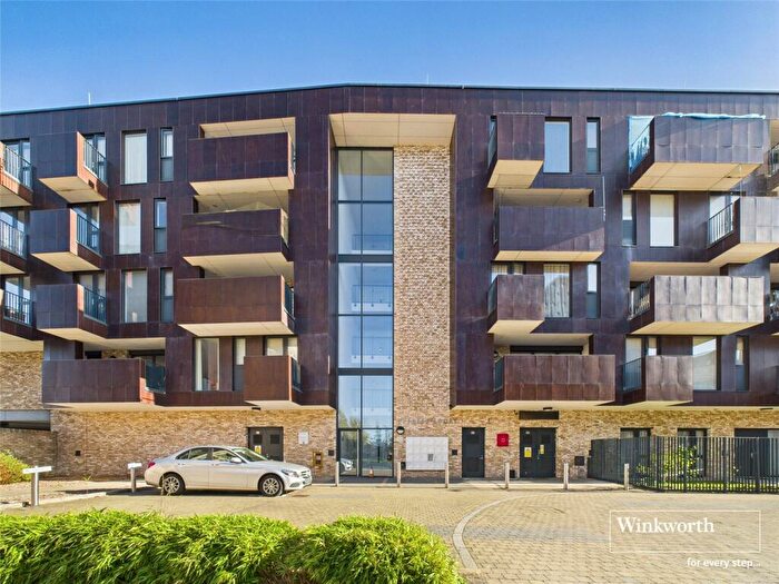3 Bedroom Apartment To Rent In Alpine Road, London, NW9
