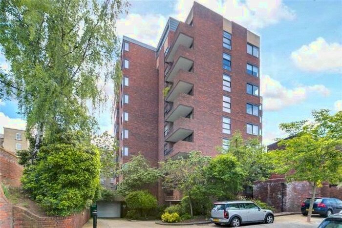 Garage / Parking To Rent In Kensington Place, Kensington, W8