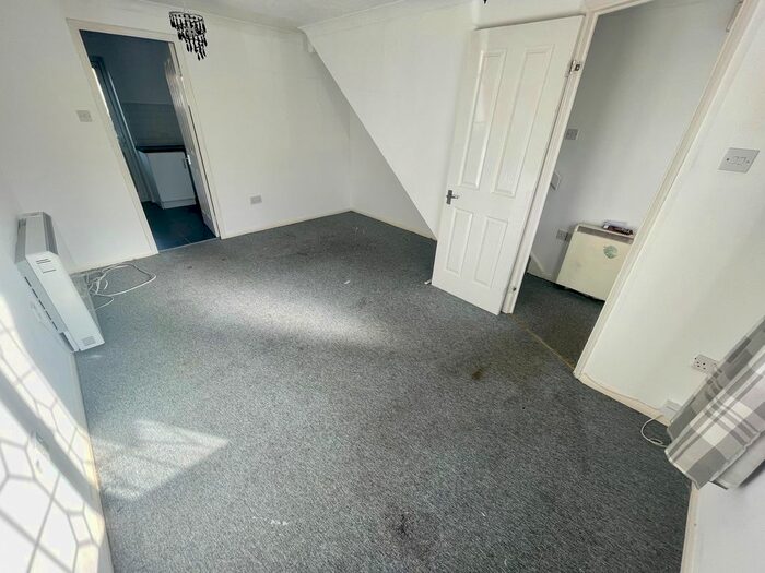 2 Bedroom Property To Rent In Swan Mead, Luton, LU4