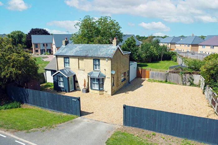 4 Bedroom Detached House For Sale In Bluntisham Road, Needingworth, Cambridgeshire, PE27