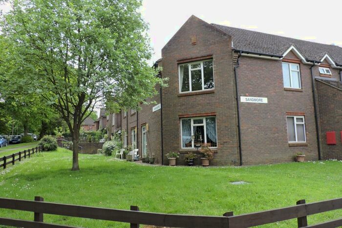 1 Bedroom Flat To Rent In Send Hill, Woking, GU23