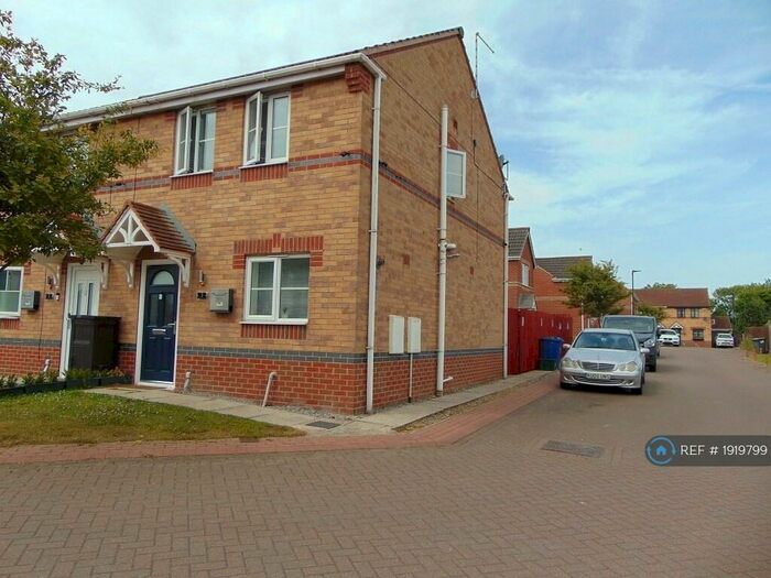 3 Bedroom Semi-Detached House To Rent In Stony Close, Stainforth, Doncaster, DN7
