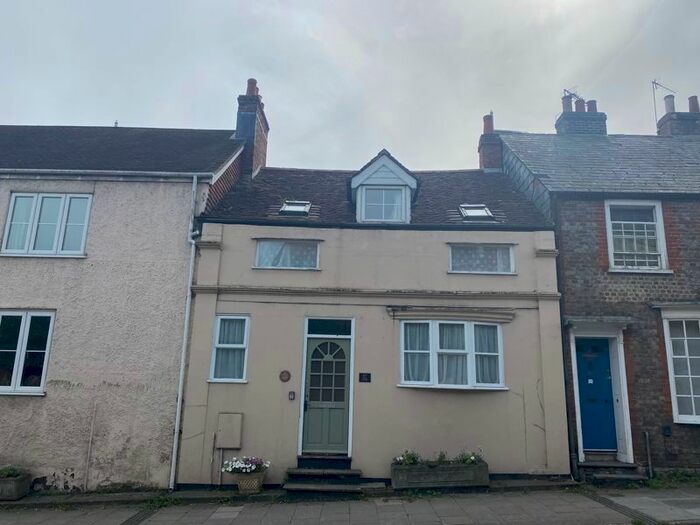 3 Bedroom Cottage To Rent In Carisbrooke High Street, Newport, PO30