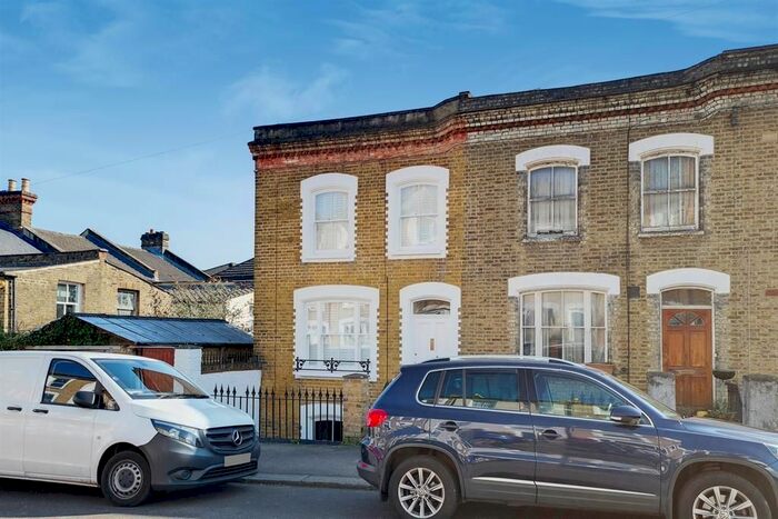 3 Bedroom End Of Terrace House To Rent In Mount Ash Road, Sydenham, SE26