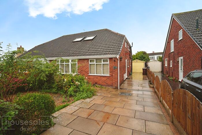 3 Bedroom Semi-Detached Bungalow For Sale In Ferryside Lane, Southport, PR9