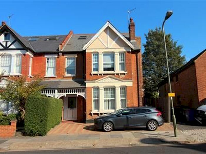 Studio To Rent In The Grove, Finchley Central, London, N3