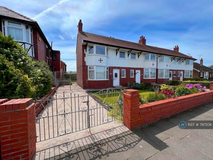 3 Bedroom End Of Terrace House To Rent In Highfield Road, Blackpool, FY4