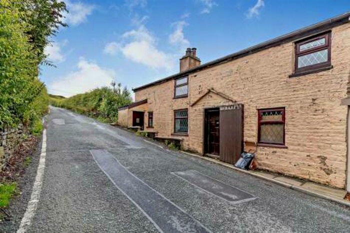 3 Bedroom Semi-Detached House For Sale In Long Hey Lane, Pickup Bank, Darwen, Lancashire, BB3