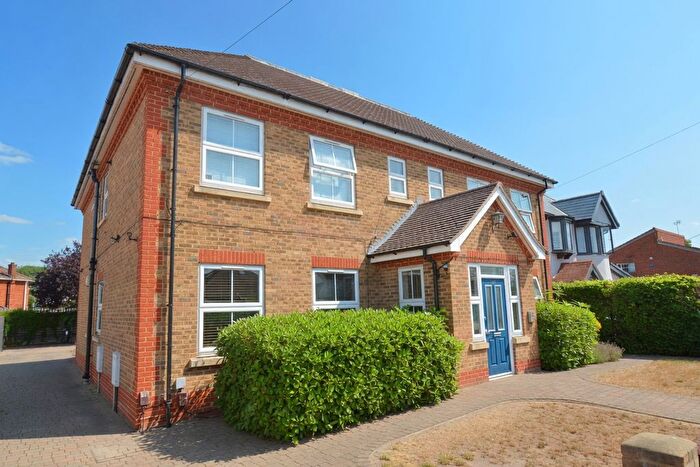 2 Bedroom Flat To Rent In Stanwell Road, Ashford, TW15