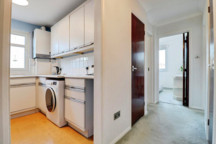 2 Bedroom Flat To Rent In London Road, Leigh-on-sea, SS9