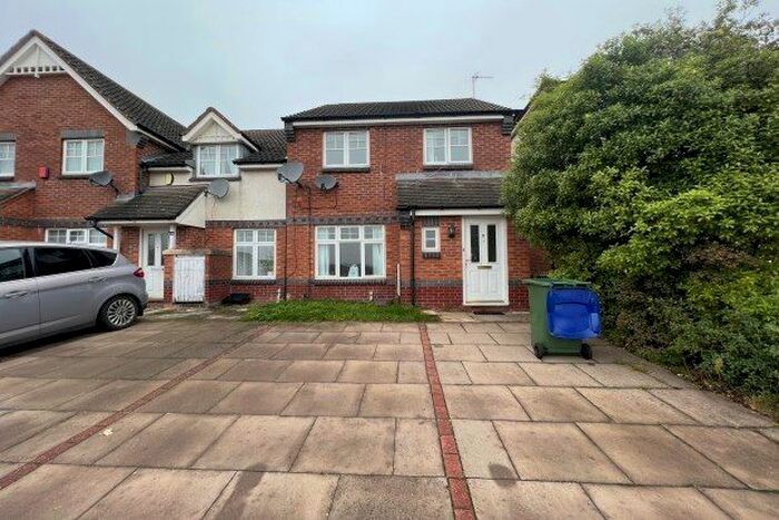 3 Bedroom Flat To Rent In Kingsway, Oldbury, B68