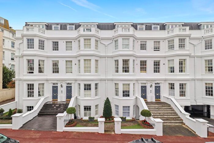 2 Bedroom Apartment For Sale In Silverdale Road, Eastbourne, BN20