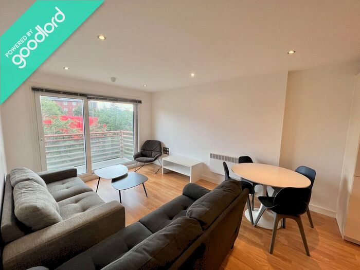 2 Bedroom Flat To Rent In Rusholme Place, Manchester, M14
