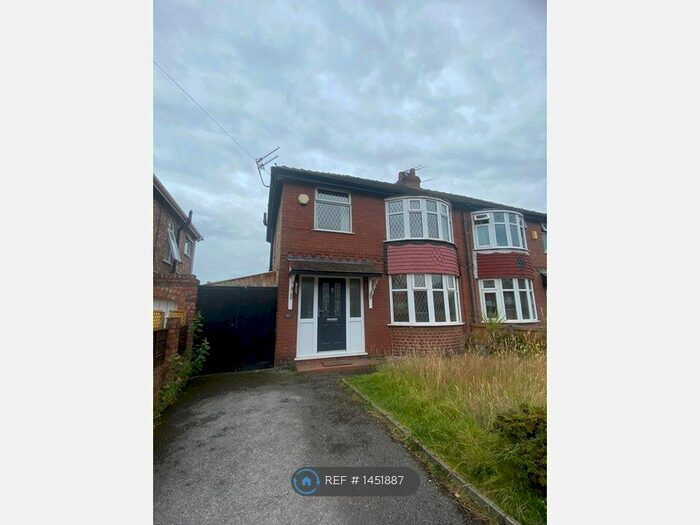 3 Bedroom Semi-Detached House To Rent In St. Georges Crescent, Timperley, Altrincham, WA15