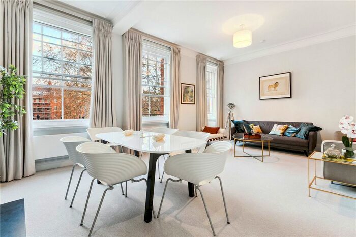 3 Bedroom Flat To Rent In Cadogan Square, London, SW1X