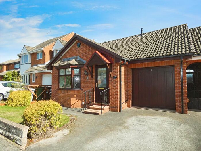 2 Bedroom Bungalow To Rent In Pinewood Avenue, Edwinstowe, NG21