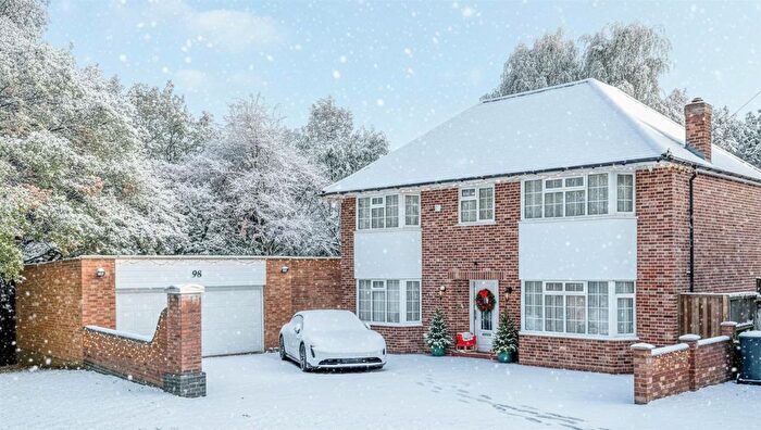 5 Bedroom Detached House For Sale In Vernon Drive, Stanmore, HA7