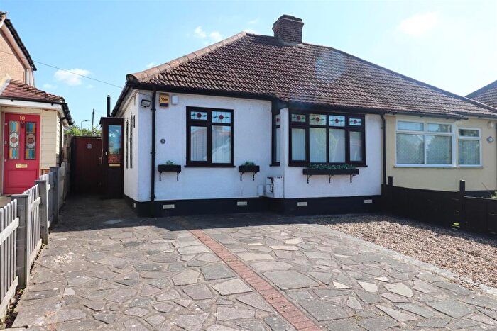 2 Bedroom Semi-Detached Bungalow For Sale In Northfield Avenue, Orpington, BR5