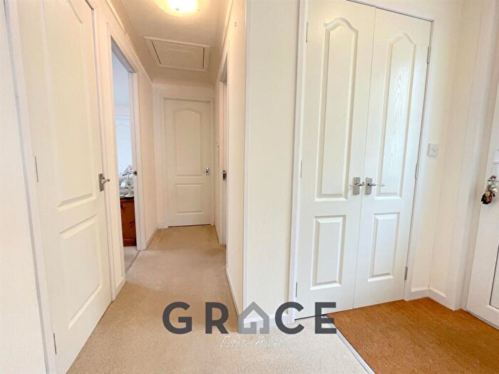 2 Bedroom Park Home For Sale In Chalk Hill Lane, Great Blakenham, Ipswich, IP6