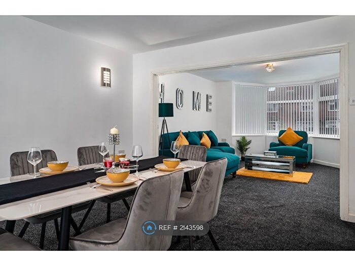 5 Bedroom Semi-Detached House To Rent In Moor Allerton Avenue, Leeds, LS17