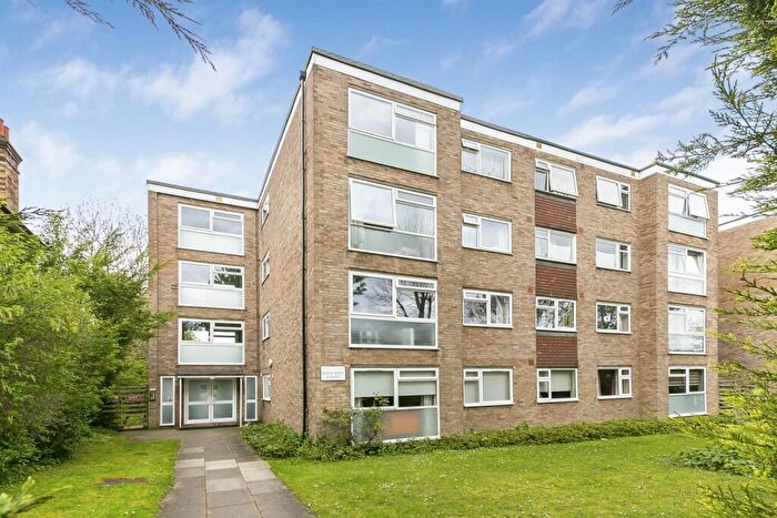 1 Bedroom Flat For Sale In Sherwood Park Road, Sutton, SM1