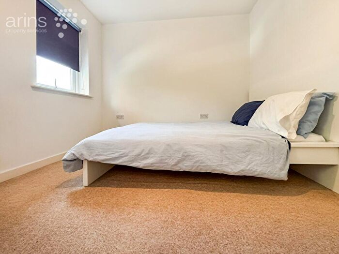 2 Bedroom Terraced House For Sale In Glenmore Place, Tilehurst, Reading, RG30
