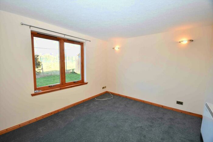 2 Bedroom Flat To Rent In Alltan Place, Culloden, Inverness, IV2