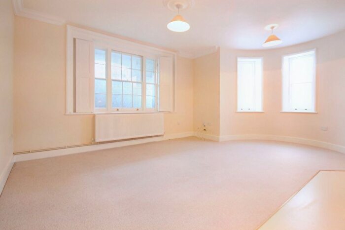 1 Bedroom Flat To Rent In Clarence Road, Clarence House, TN1