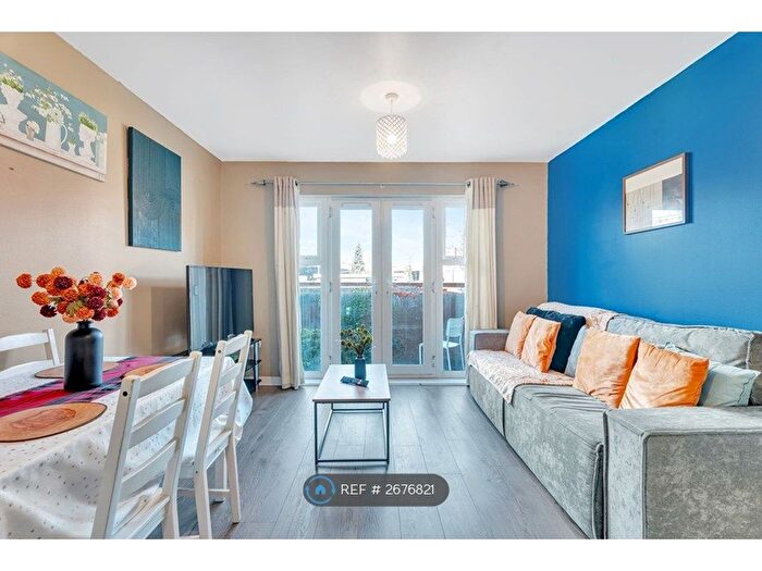 2 Bedroom Flat To Rent In Hever Hall, Coventry, CV1