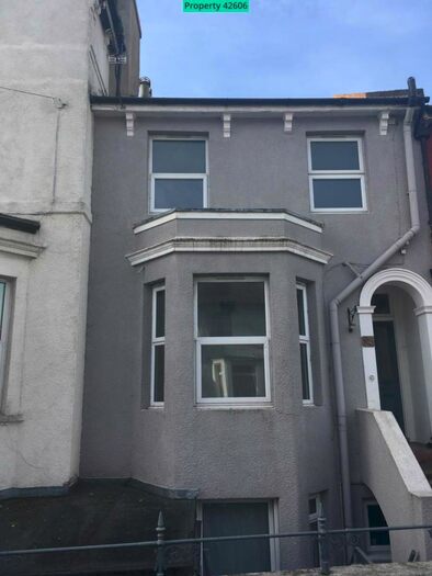 1 Bedroom Ground Flat To Rent In St. Michaels Street, Folkestone, CT20