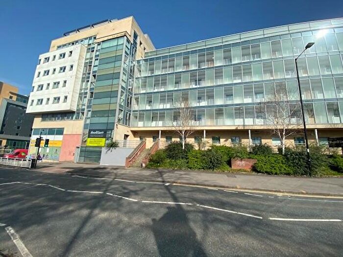 2 Bedroom Apartment To Rent In Bramall Lane, Sheffield, S2