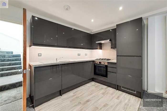 3 Bedroom Flat To Rent In Royal College Street, Camden, NW1
