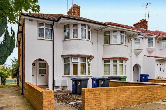 1 Bedroom Flat To Rent In Brookbank Avenue, London, W7