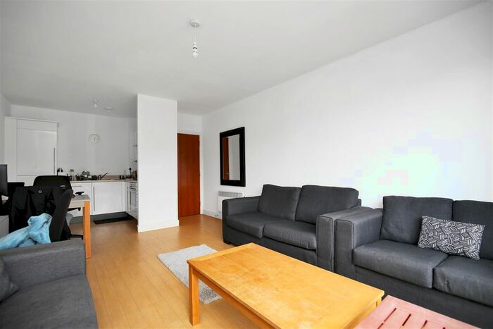 1 Bedroom Flat For Sale In Colombo Square, Worsdell Drive, Gateshead, NE8