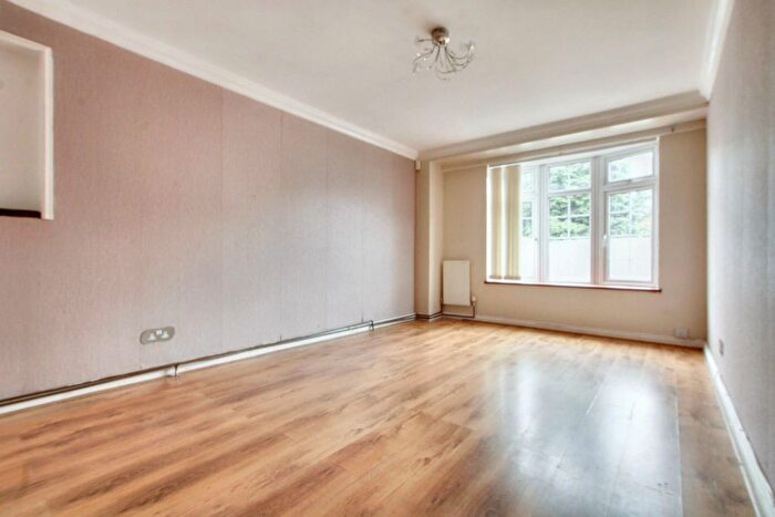 3 Bedroom Terraced House For Sale In Dengayne, Basildon, SS14