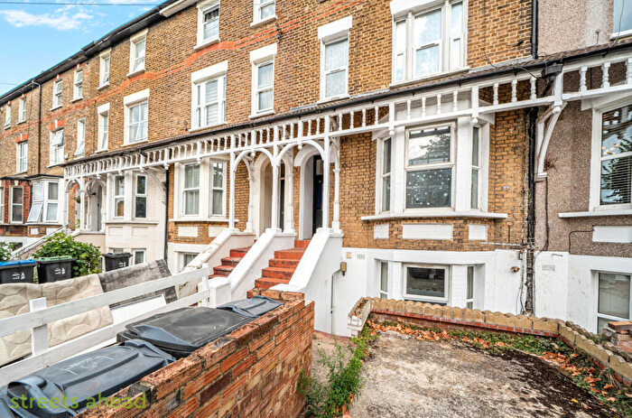 2 Bedroom Apartment For Sale In Clyde Road, Croydon, CR0