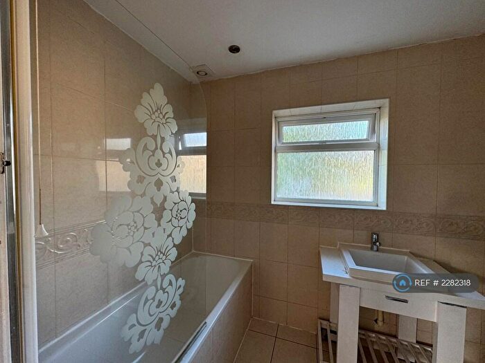 4 Bedroom Semi-Detached House To Rent In Headley Way, Headington, Oxford, OX3