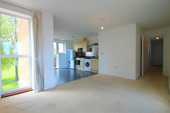 2 Bedroom Apartment To Rent In The Sandwharf, Cardiff Bay ( Beds), CF11